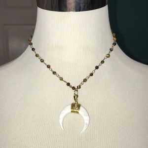 Double horn necklace